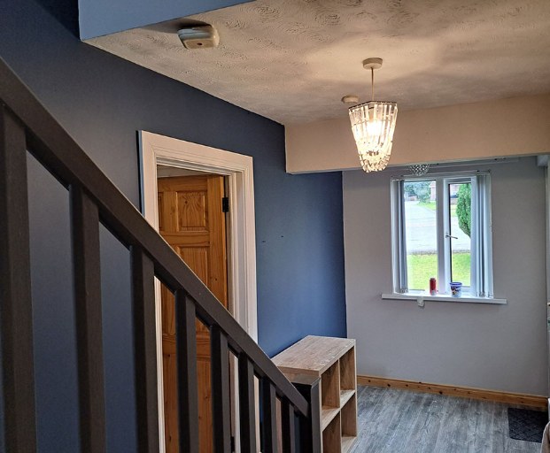 Clean lines & edges — cutting-in detail